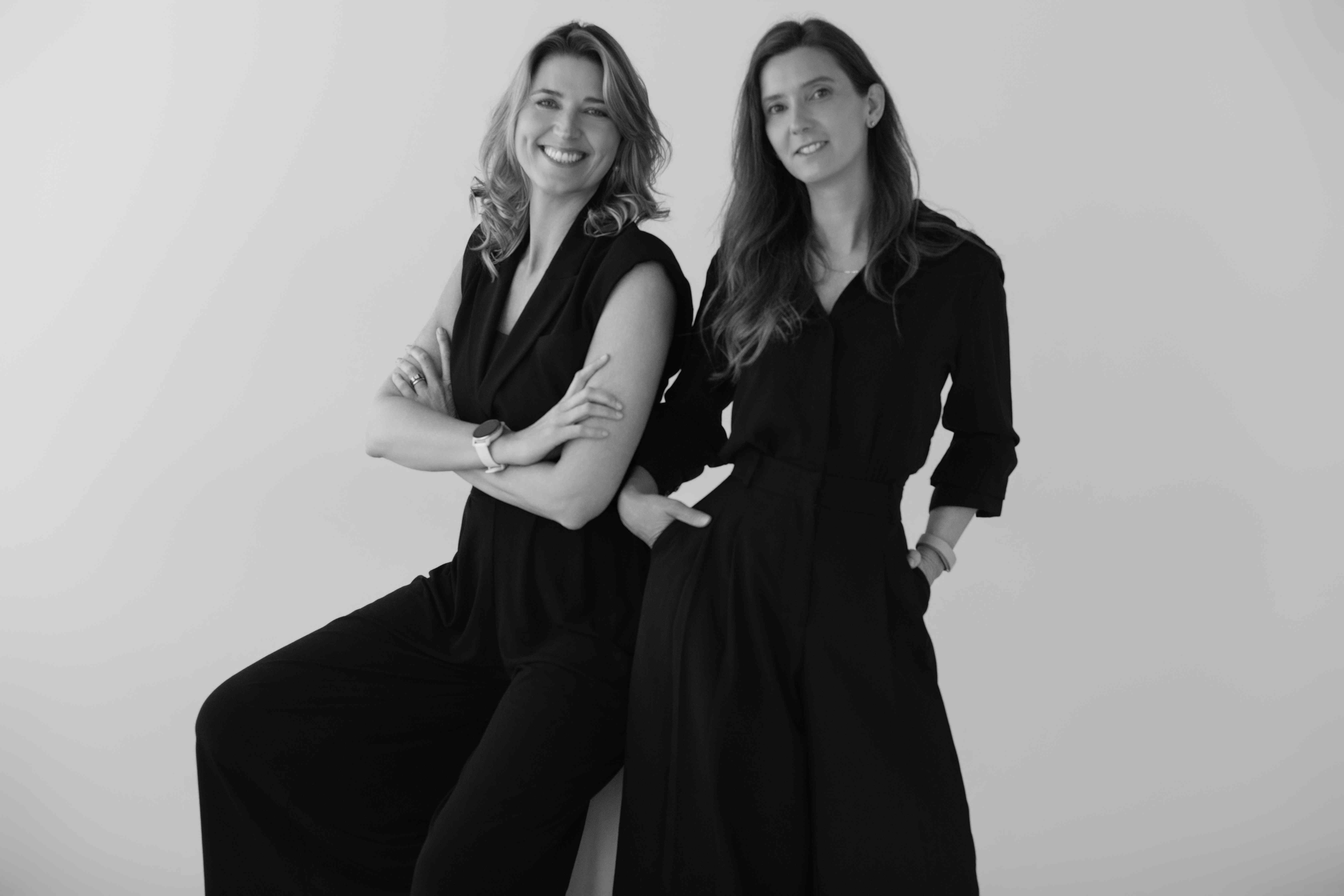 Las fundadoras de The Point sentadas separadas